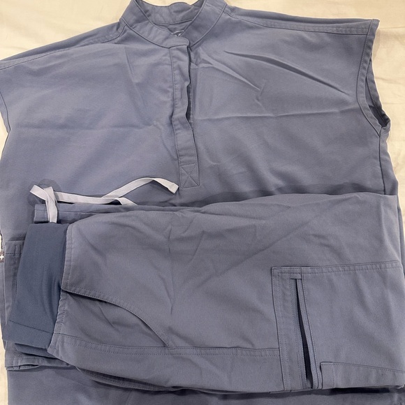 Figs Vapor Blue Rafaela and Yola Scrubs set - Picture 3 of 8